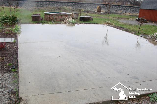 11430 Victory Road Erie, MI 48133 - Photo 18 of 20 Patio and Fire pit