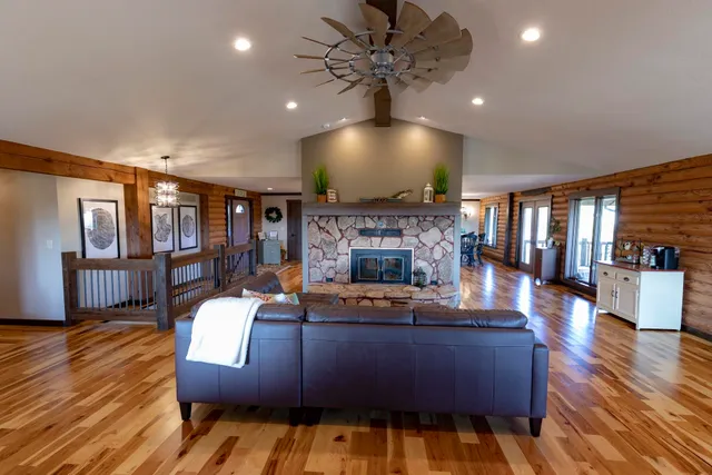 $735,000 | 6832 Northwest 40th Street, El Dorado, KS 67042