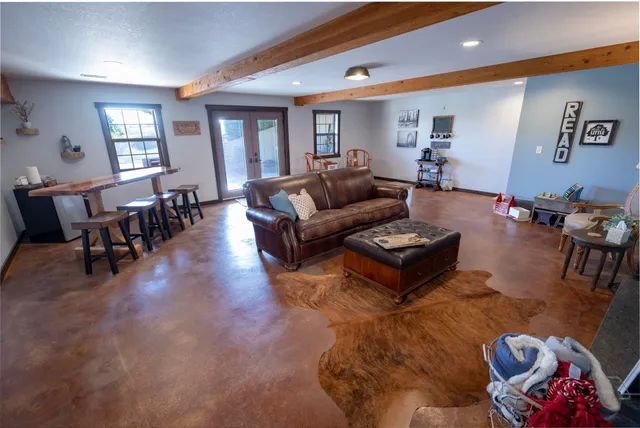 $735,000 | 6832 Northwest 40th Street, El Dorado, KS 67042