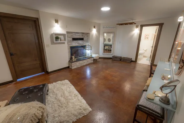 $735,000 | 6832 Northwest 40th Street, El Dorado, KS 67042