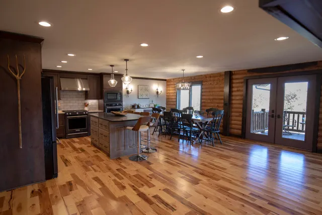 $735,000 | 6832 Northwest 40th Street, El Dorado, KS 67042