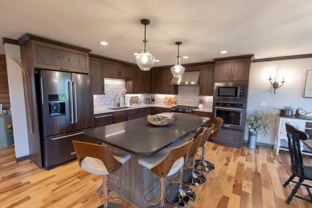 $735,000 | 6832 Northwest 40th Street, El Dorado, KS 67042