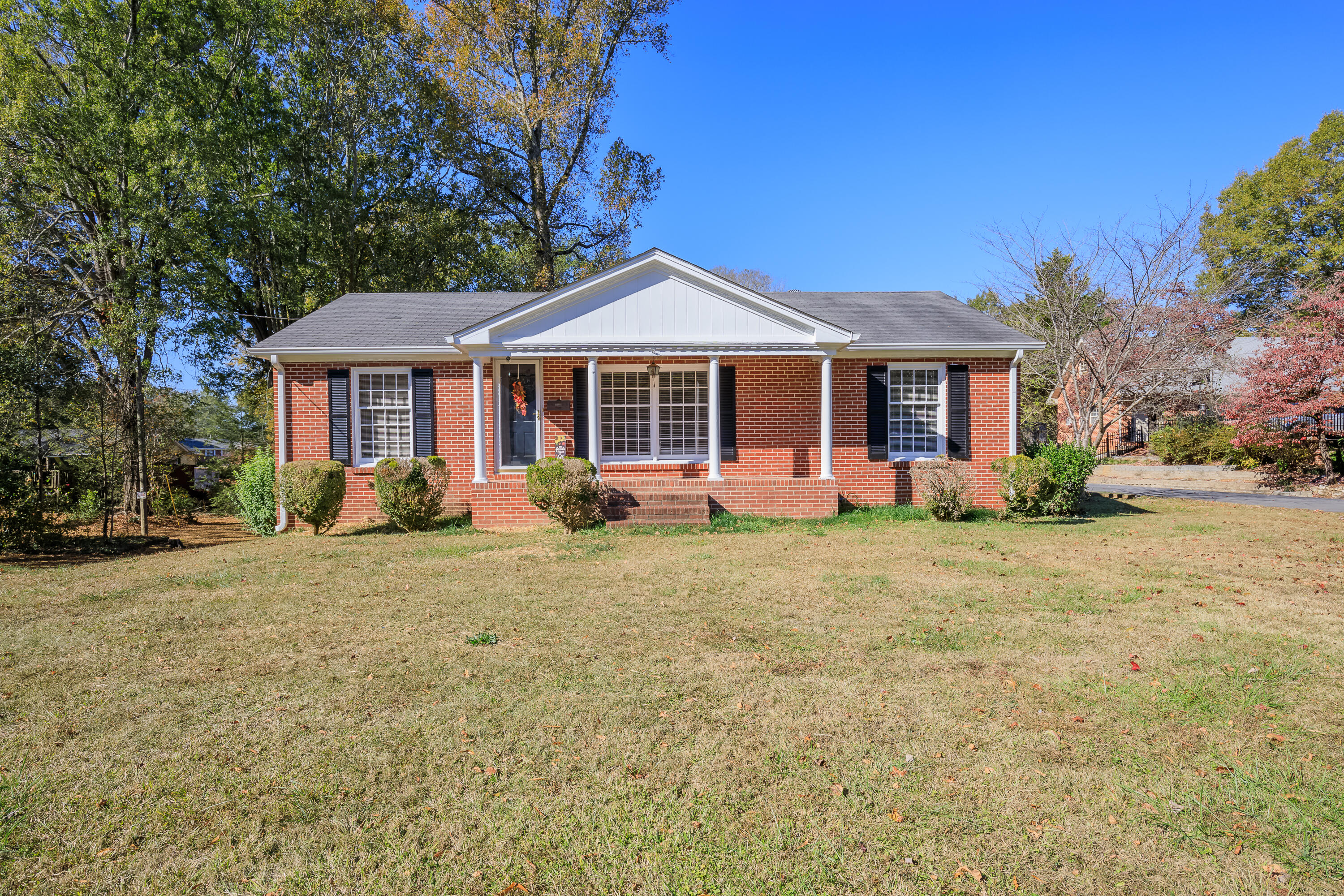 136 Tyler St, Summerville, GA