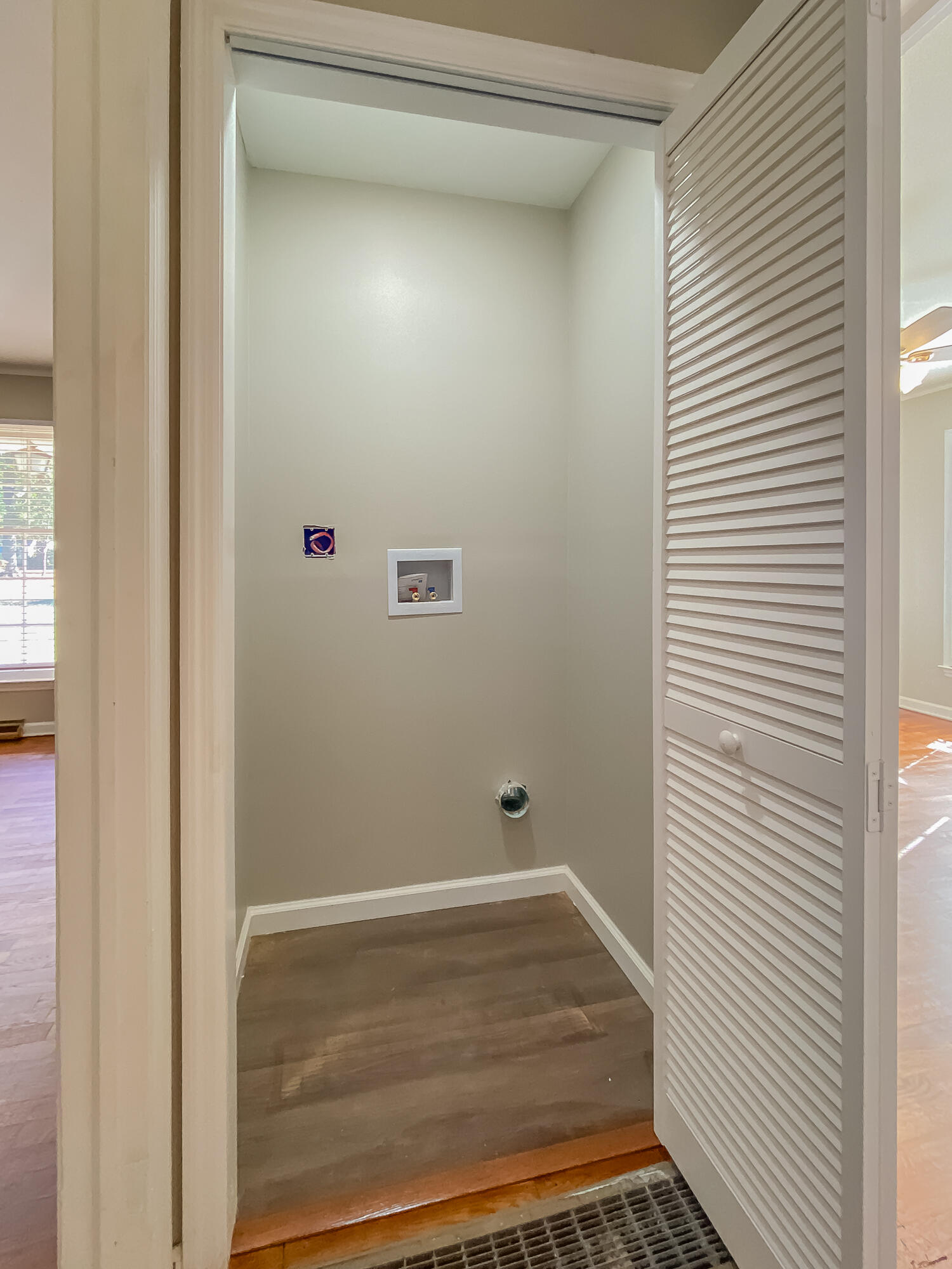 136 Tyler Street Summerville, GA 30747 - Photo 16 of 35 Laundry Closet