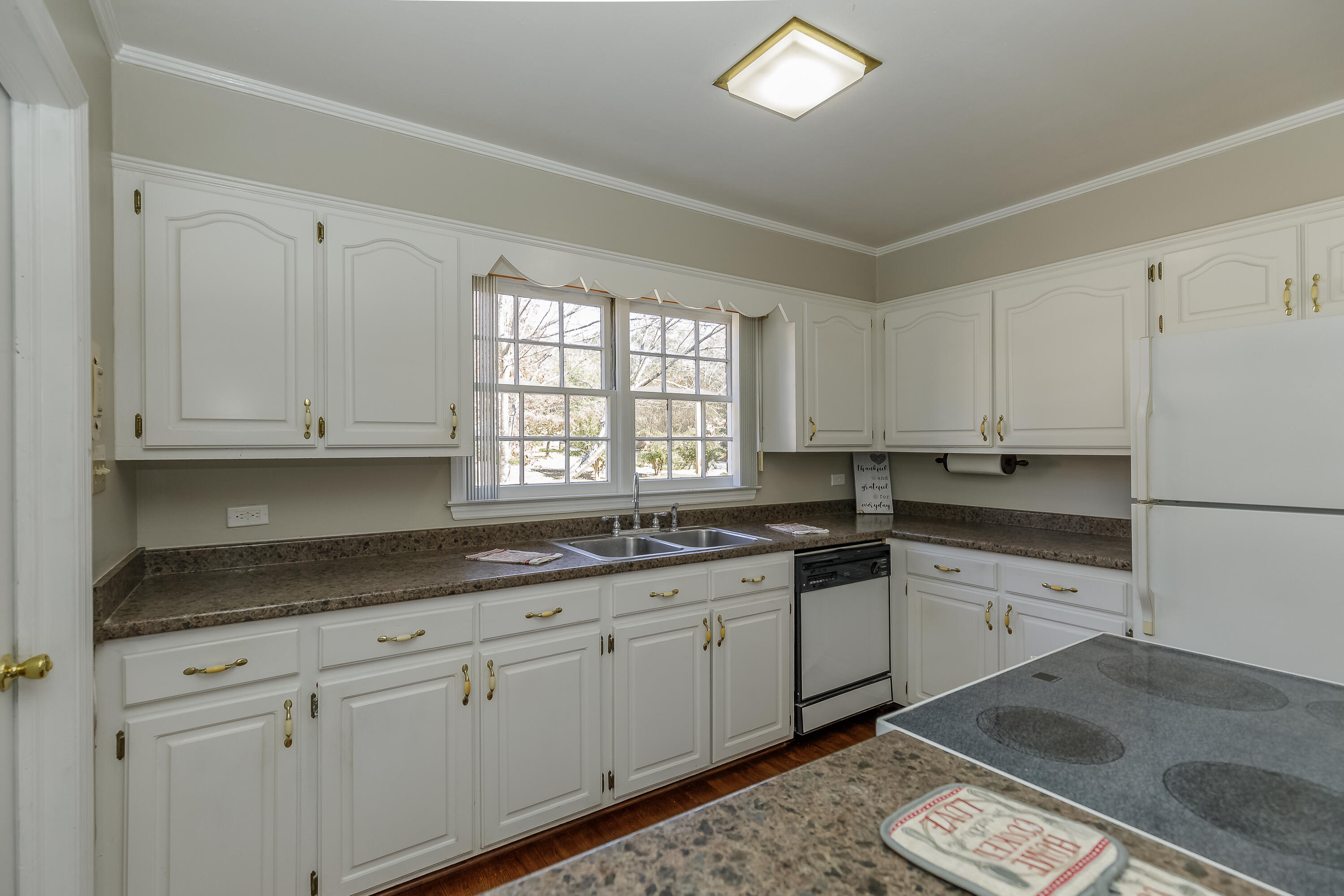 136 Tyler Street Summerville, GA 30747 - Photo 10 of 35 Kitchen / Dining