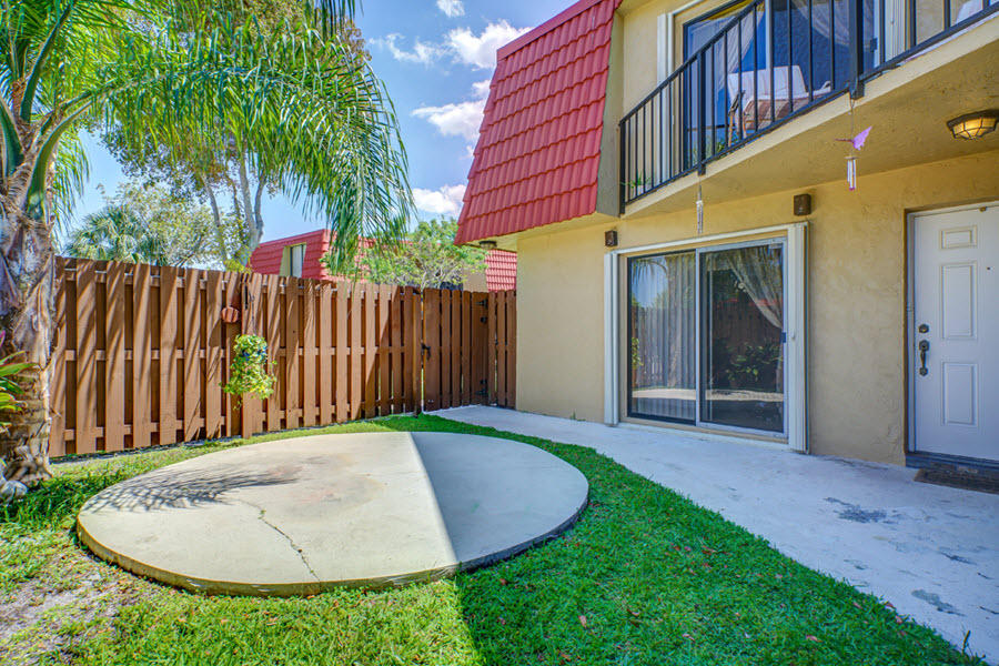 8134 Thames Boulevard, Unit C Boca Raton, FL 33433 - Photo 4 of 34 8134 Thames Blvd C (26)