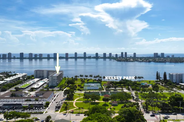 $380,000 | 801 Lake Shore Drive, Unit 817, Lake Park, FL 33403