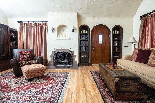 $1,325,000 | 920 Coronado Drive, Glendale, CA 91206