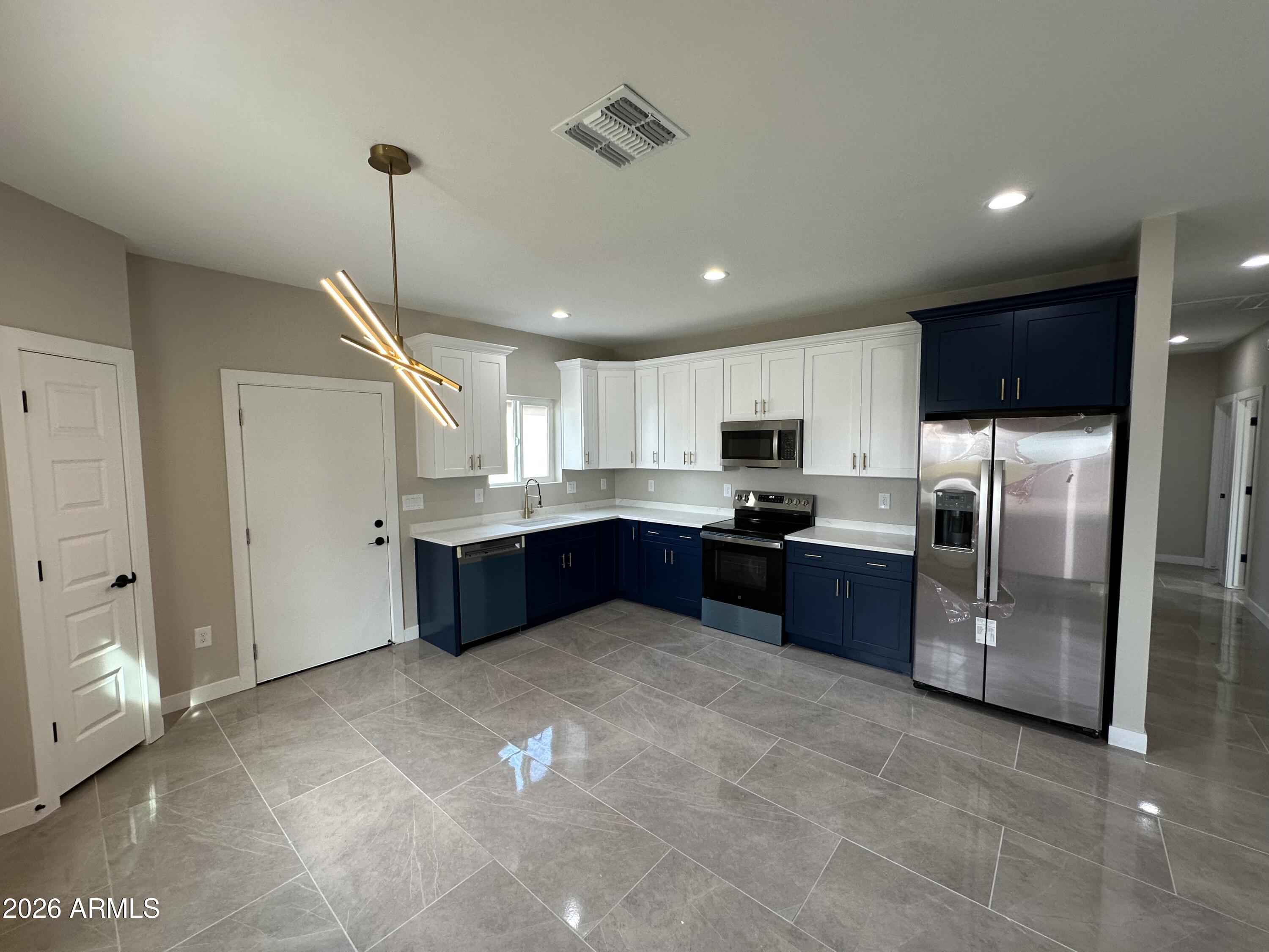 706 International Avenue Douglas, AZ 85607 - Photo 2 of 8 AEE640B8-1DB5-42D8-8985-424B77D60587