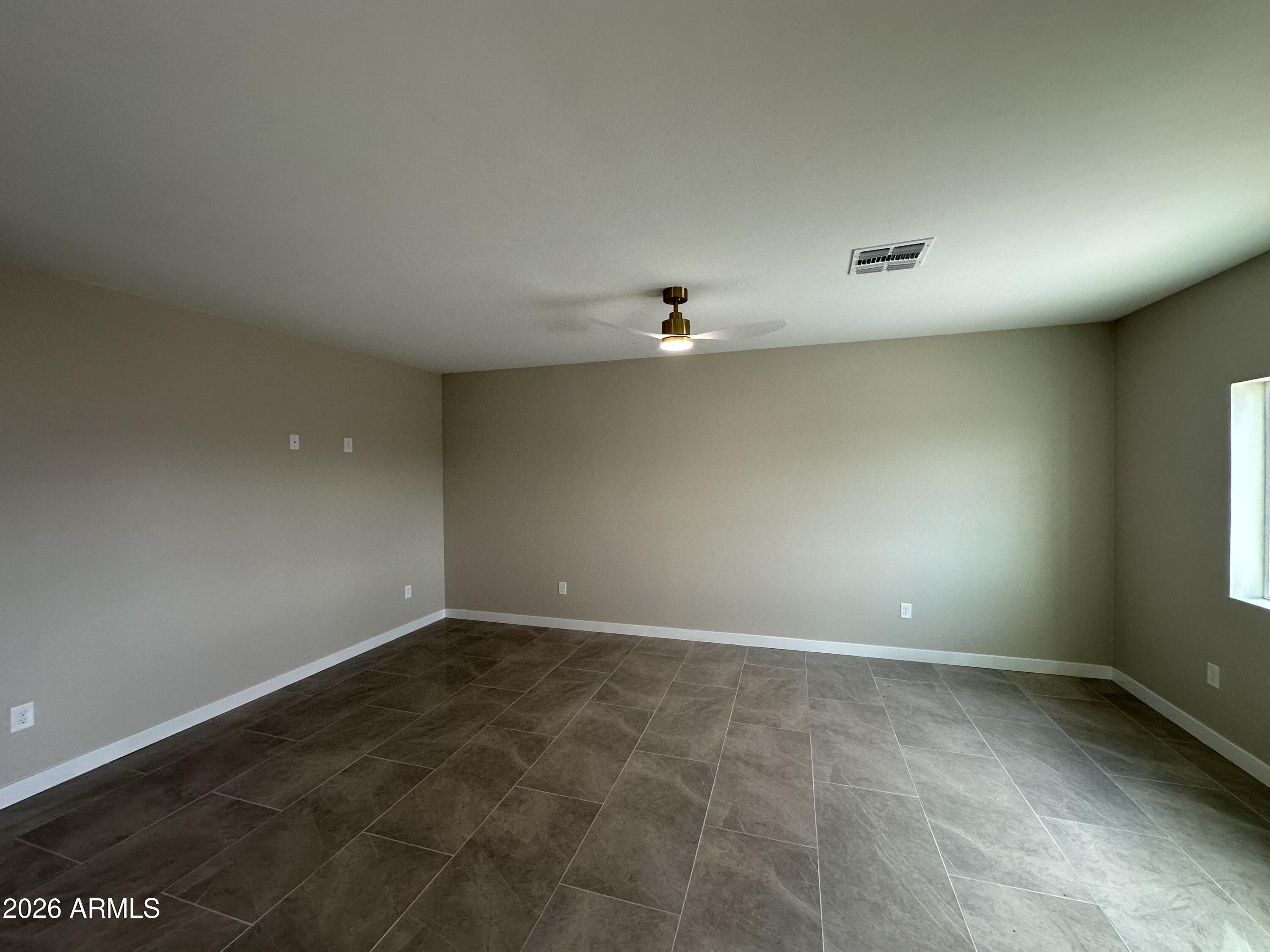 706 International Avenue Douglas, AZ 85607 - Photo 4 of 8 30799846-8F9E-4547-B160-83E644D53F92