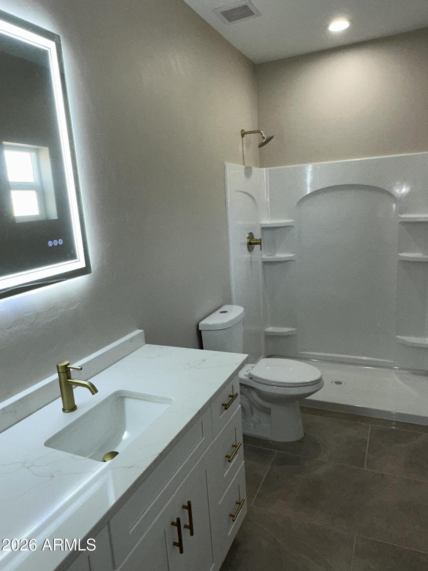 706 International Avenue Douglas, AZ 85607 - Photo 5 of 8 45F694E4-4B7B-4F95-AC9E-2BC892E0936C