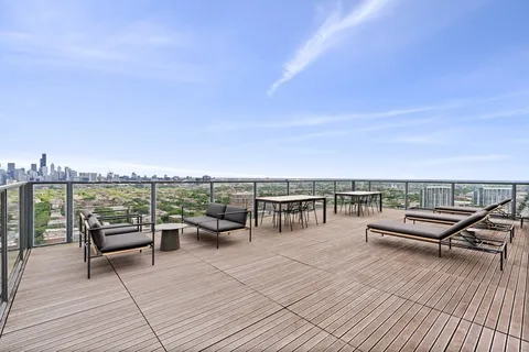 $199,000 | 2400 North Lakeview Avenue, Unit 1116, Chicago, IL 60614
