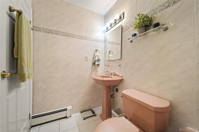 $750,000 | 12-35 Robin Lane, Unit UPPR | Bay Terrace