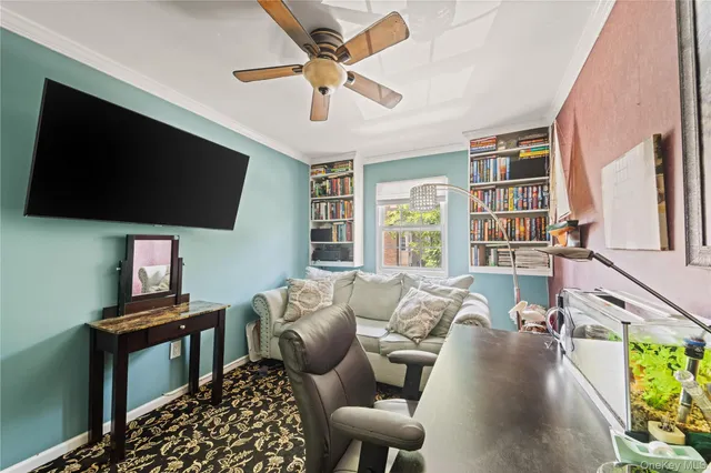 $750,000 | 12-35 Robin Lane, Unit UPPR | Bay Terrace