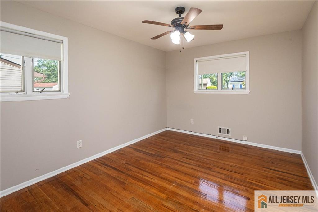 10 Eardley Road Edison, NJ 08817 - Photo 16 of 38