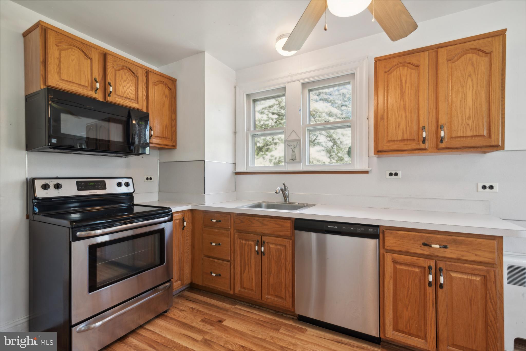 329 West Knowlton Road Media, PA 19063 - Photo 2 of 15 Kitchen