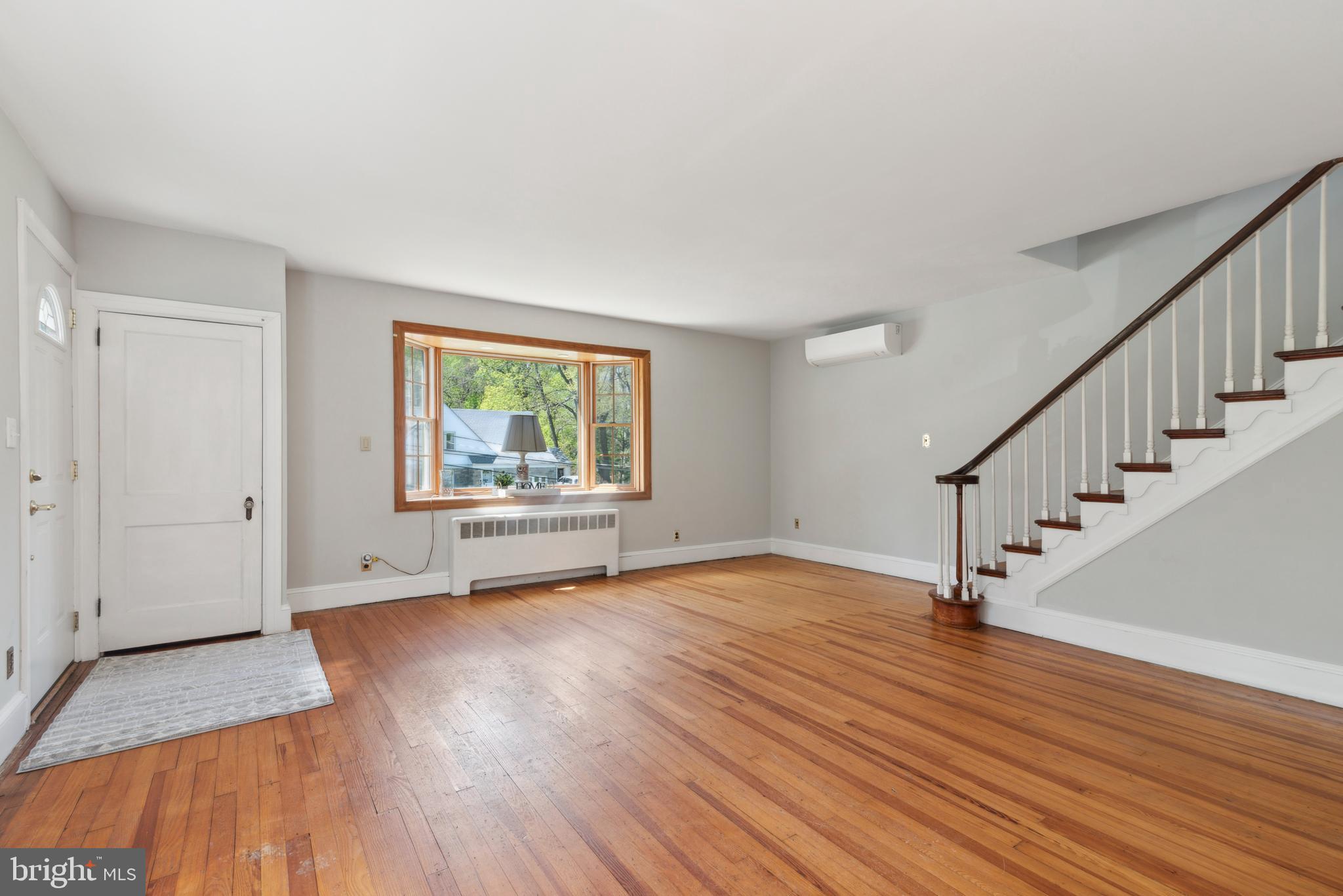 329 West Knowlton Road Media, PA 19063 - Photo 6 of 15 Living Room