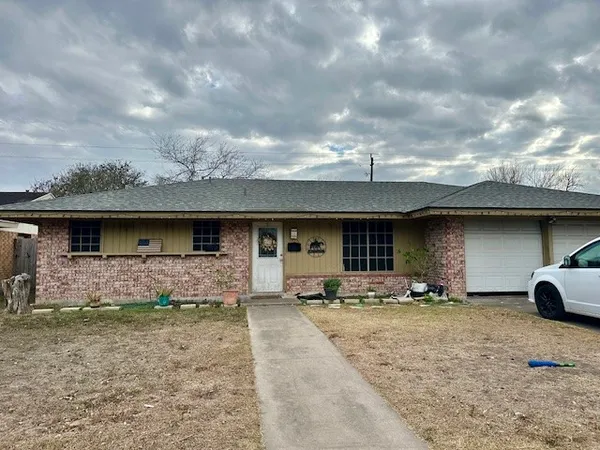 $142,000 | 2015 Louisiana Avenue, Kingsville, TX 78363
