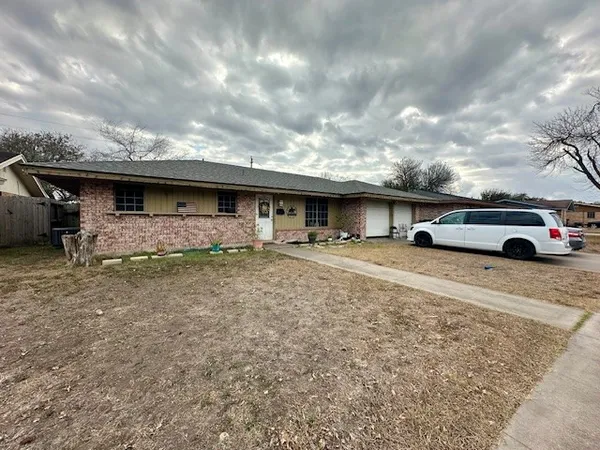 $142,000 | 2015 Louisiana Avenue, Kingsville, TX 78363
