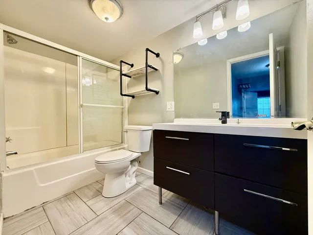 $3,100 | 433 Gloria Lane, Unit 433, Oswego, IL 60543