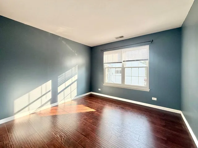 $3,100 | 433 Gloria Lane, Unit 433, Oswego, IL 60543