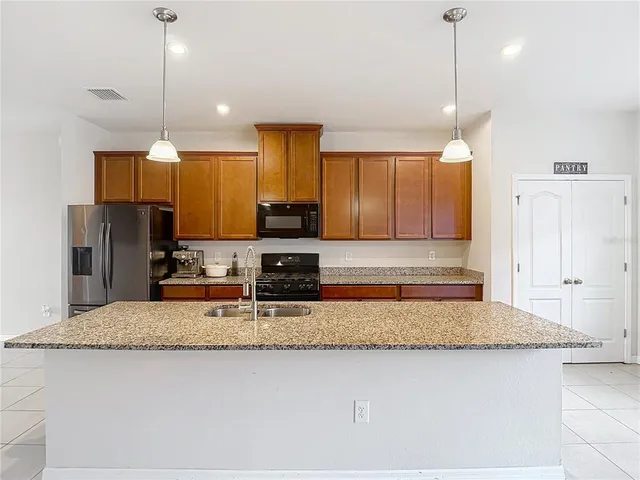 $2,600 | 2343 Pergola Way, Odessa, FL 33556