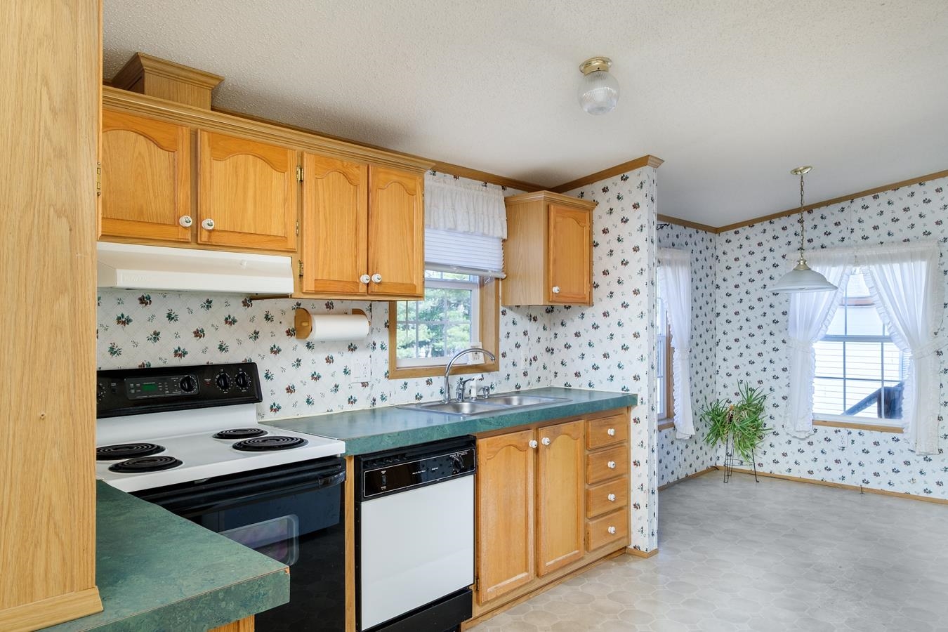 2 Sagamore Lane Rochester, NH 03867 - Photo 13 of 38