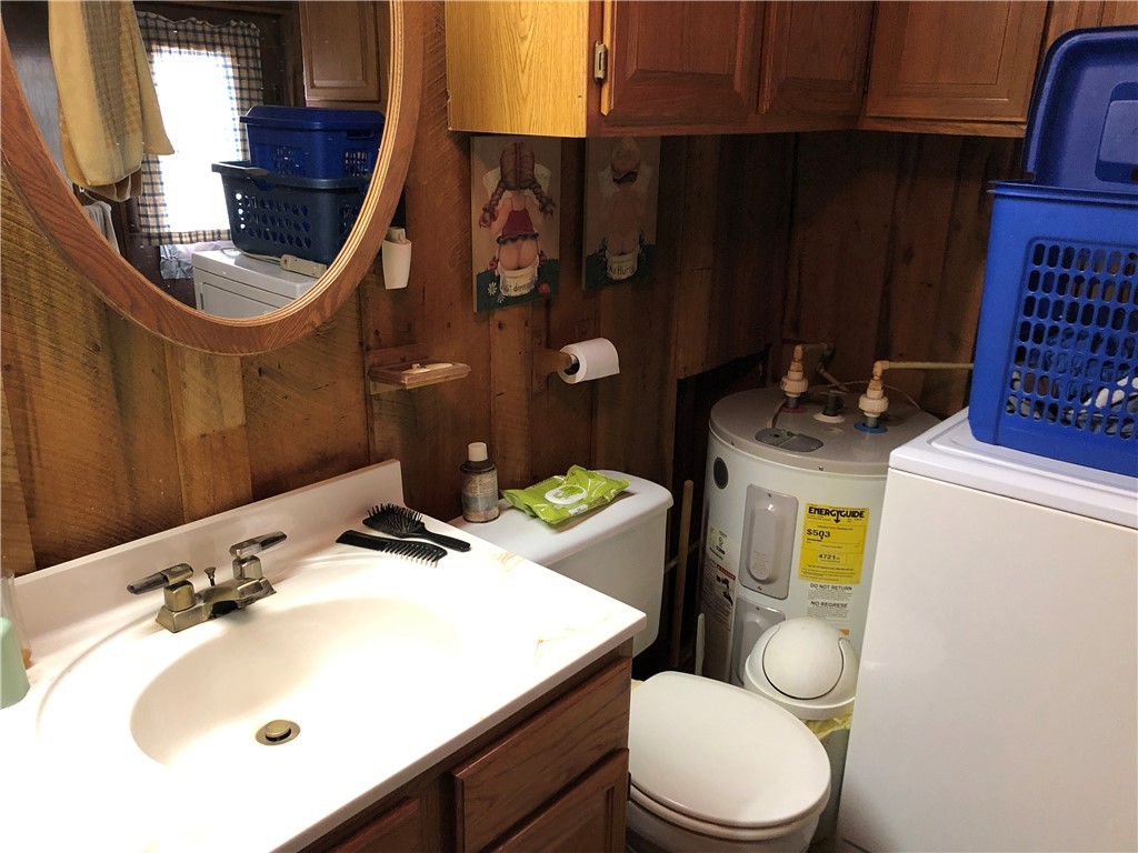 270 State Rd S-37-534 Salem, SC 29676 - Photo 19 of 45 Full Bathroom with Laundry