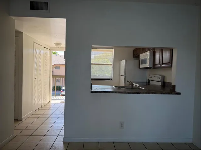 $1,850 | 10007 Winding Lake Road, Unit 204, Sunrise, FL 33351