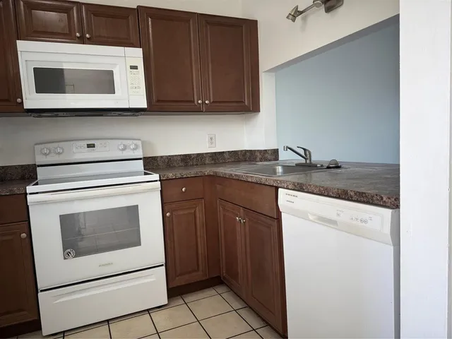 $1,850 | 10007 Winding Lake Road, Unit 204, Sunrise, FL 33351