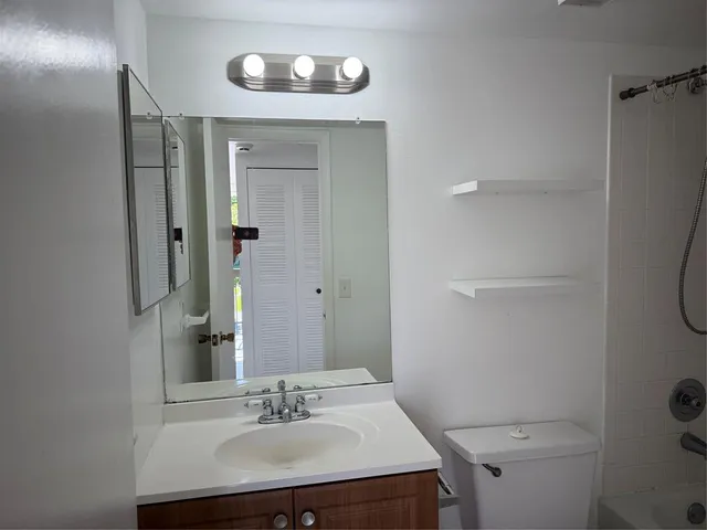 $1,850 | 10007 Winding Lake Road, Unit 204, Sunrise, FL 33351