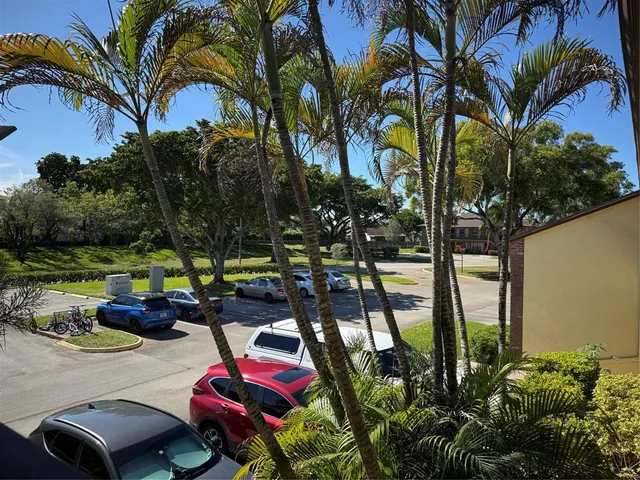 $1,850 | 10007 Winding Lake Road, Unit 204, Sunrise, FL 33351