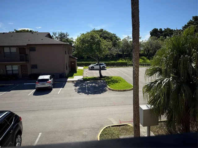 $1,850 | 10007 Winding Lake Road, Unit 204, Sunrise, FL 33351