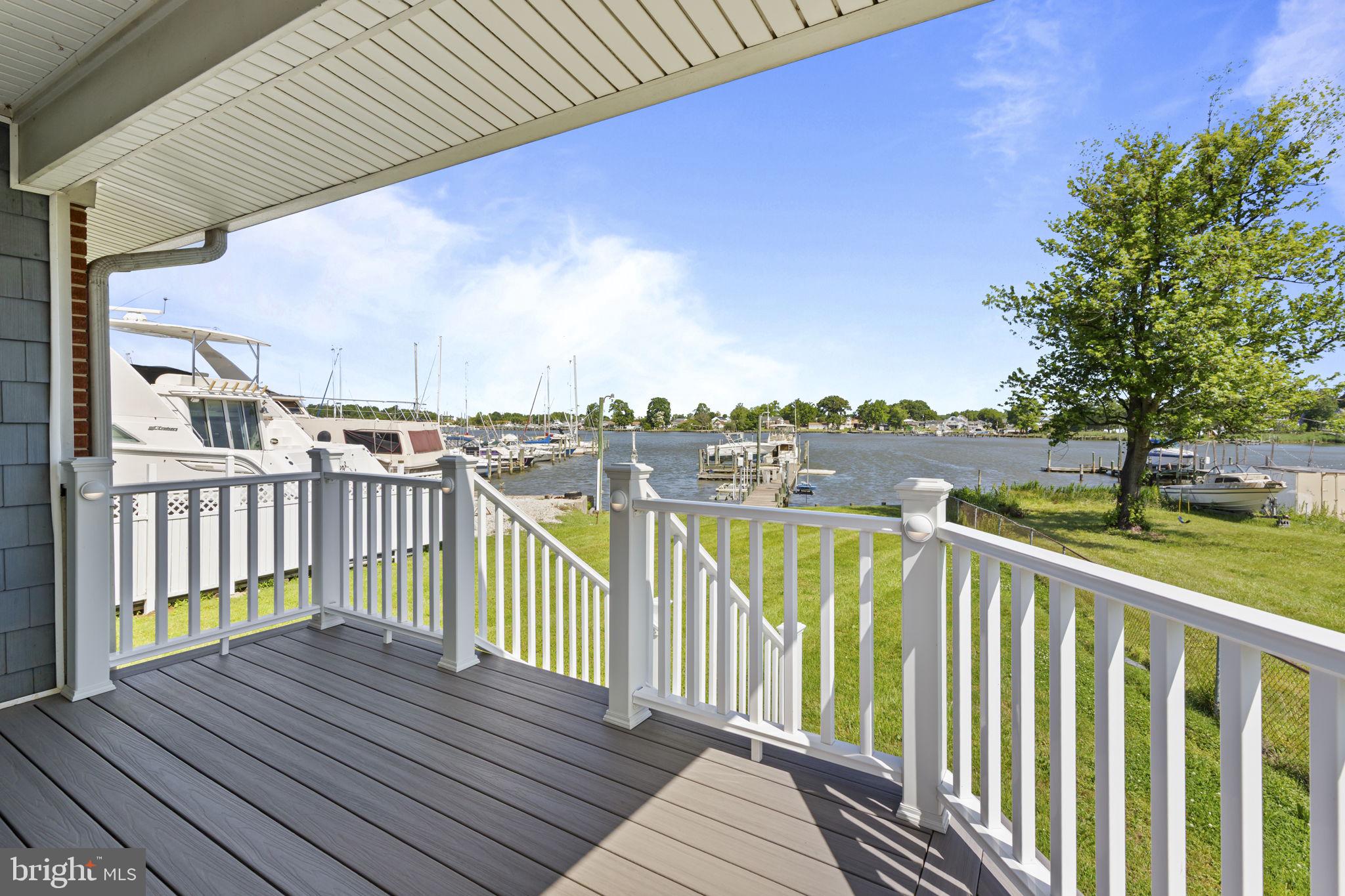 7212 Bay Front Road Baltimore, MD 21219 - Photo 4 of 37