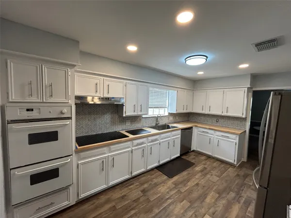 $340,000 | 1415 Corral Drive, Houston, TX 77090