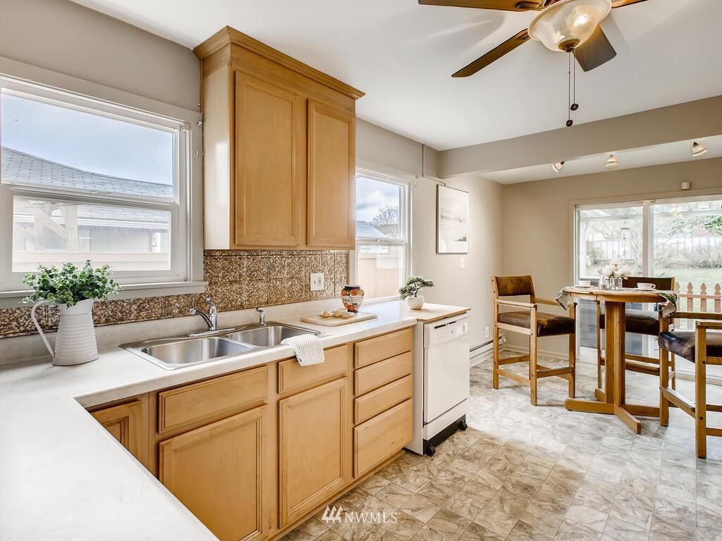 623 South Rochester Street Tacoma, WA 98465 - Photo 6 of 19