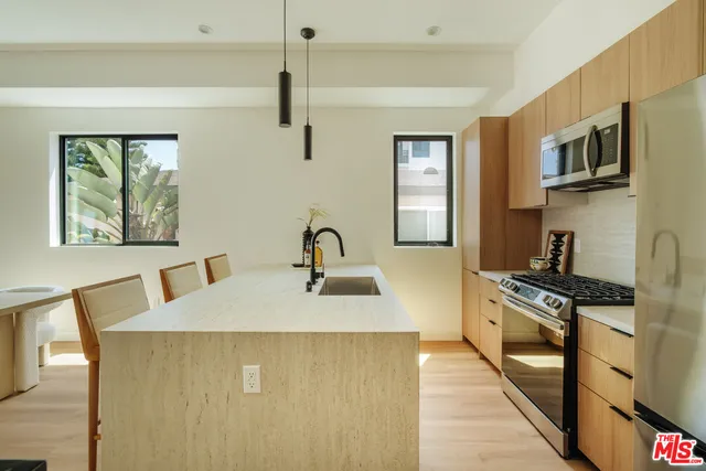 $6,875 | 1343 South Ogden Drive, Los Angeles, CA 90019