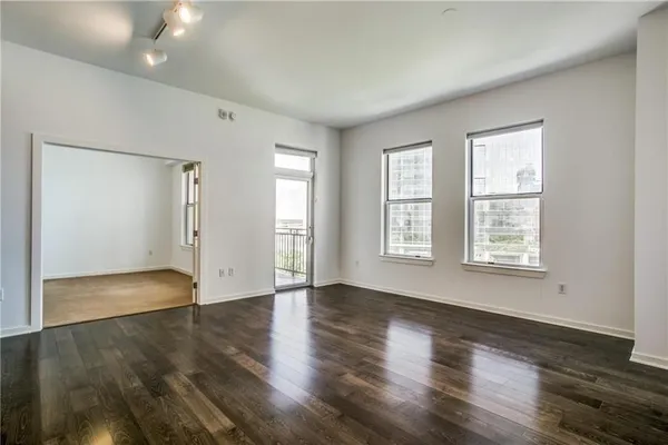 $3,000 | 2323 North Houston Street, Unit 516, Dallas, TX 75219