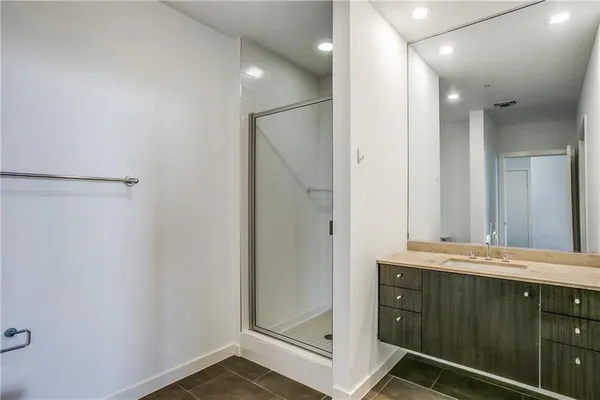 $3,000 | 2323 North Houston Street, Unit 516, Dallas, TX 75219