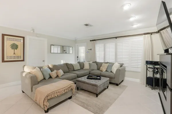 $7,000 | 1905 Meadow Court, Palm Springs, FL 33406