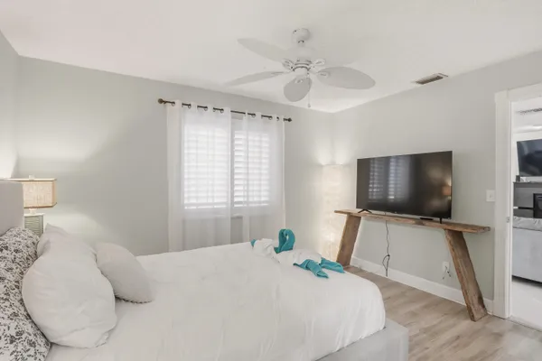 $7,000 | 1905 Meadow Court, Palm Springs, FL 33406