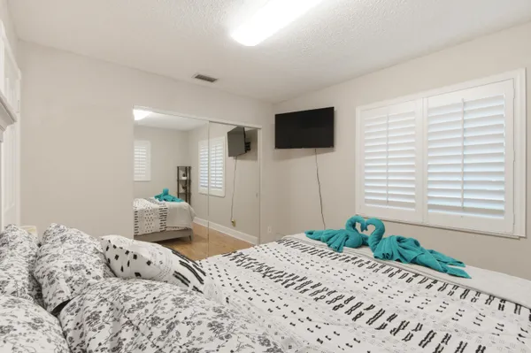 $7,000 | 1905 Meadow Court, Palm Springs, FL 33406