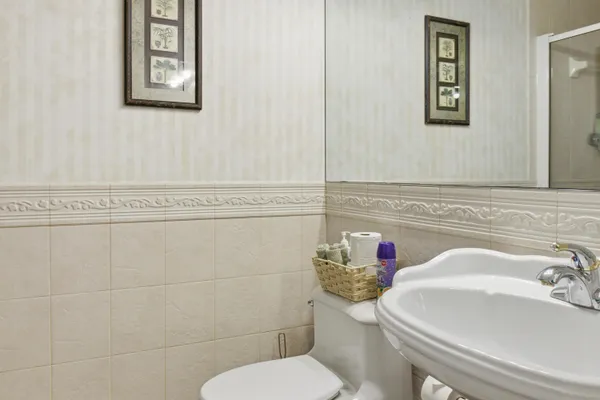 $7,000 | 1905 Meadow Court, Palm Springs, FL 33406