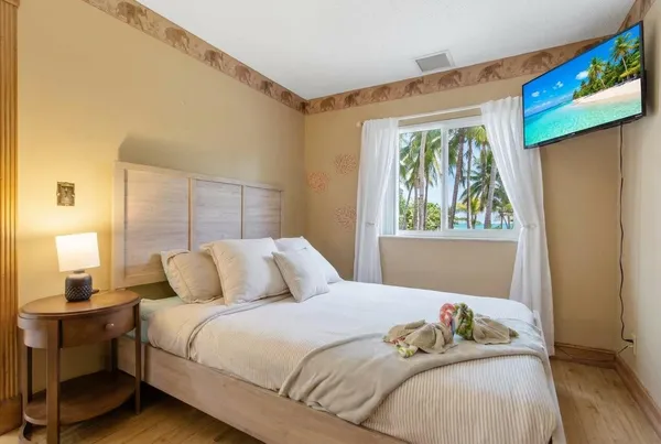 $7,000 | 1905 Meadow Court, Palm Springs, FL 33406