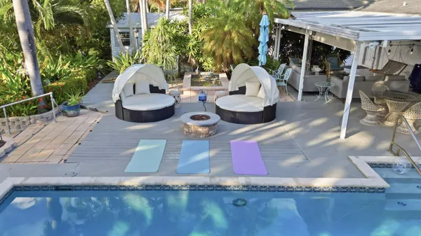 $7,000 | 1905 Meadow Court, Palm Springs, FL 33406