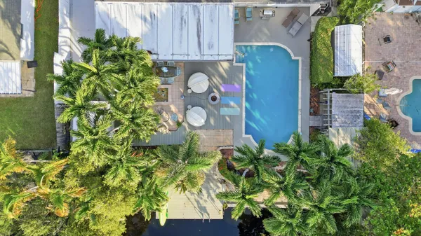 $7,000 | 1905 Meadow Court, Palm Springs, FL 33406