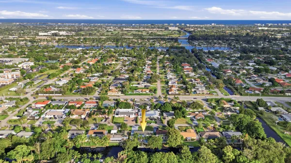 $7,000 | 1905 Meadow Court, Palm Springs, FL 33406