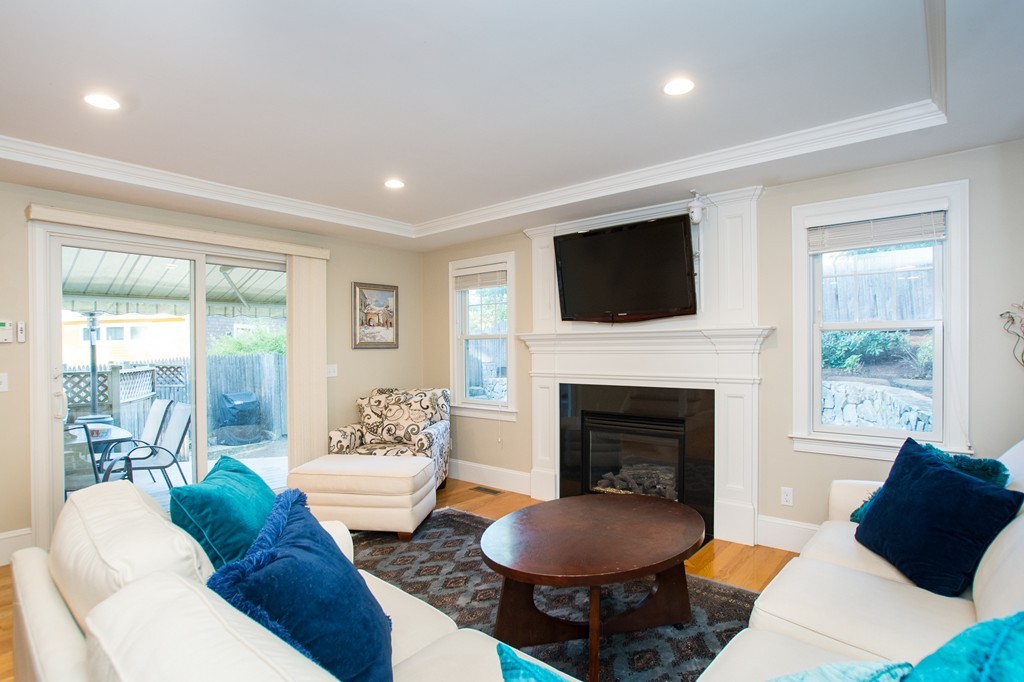4 Laconia Road Natick, MA 01760 - Photo 5 of 30 Gallery Image 5