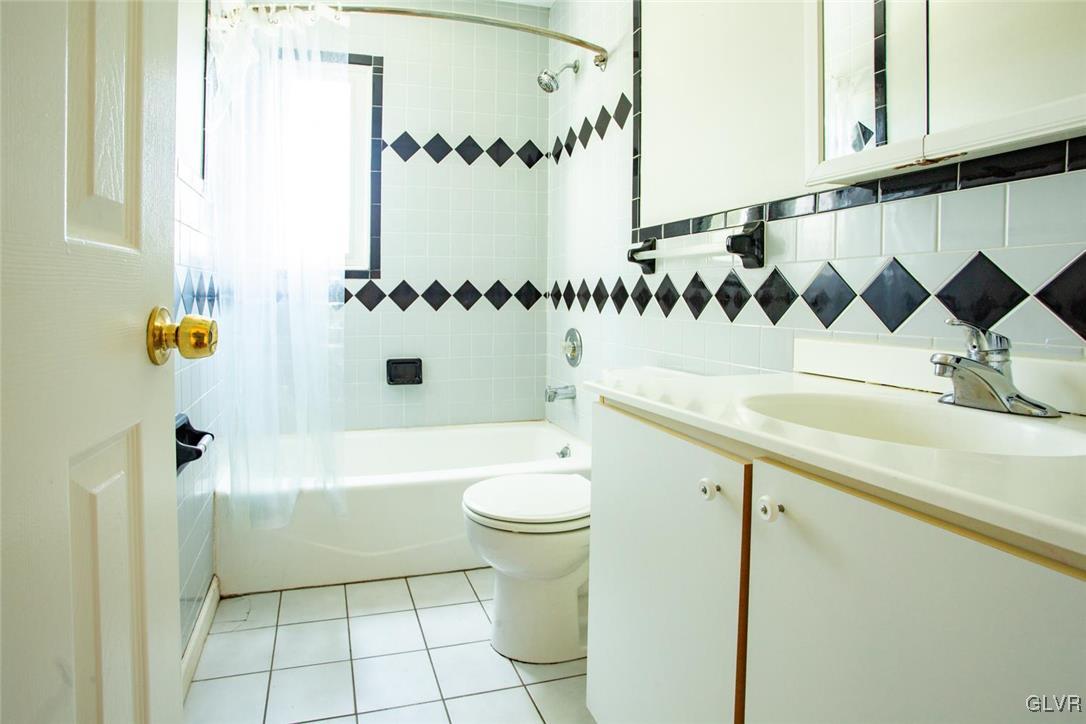 2952 Westminster Road Bethlehem, PA 18017 - Photo 6 of 19 Gallery Image 6