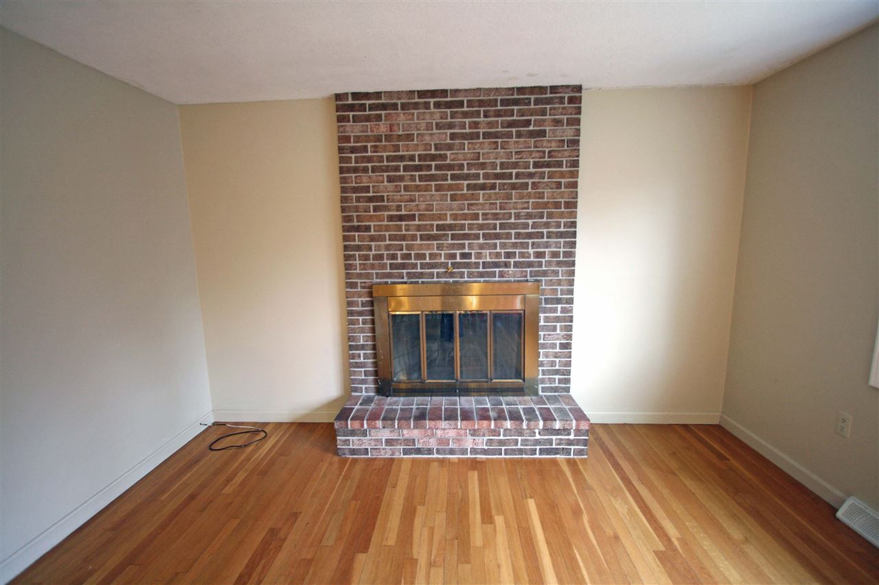 8 Norwich Road Nashua, NH 03062 - Photo 3 of 25